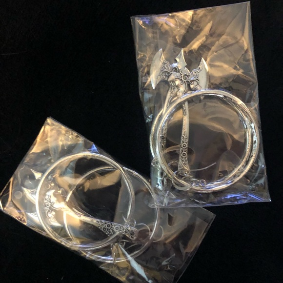 NIP Silver Hoop With Dangling Axe Earrings - Picture 5 of 10